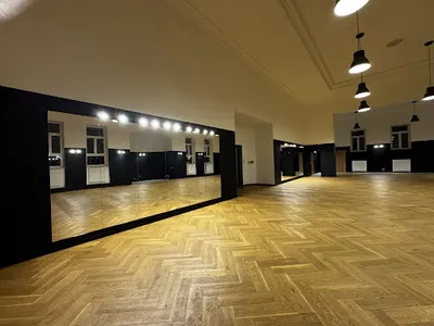 WINGS OF DANCE ROXANA JUNAK